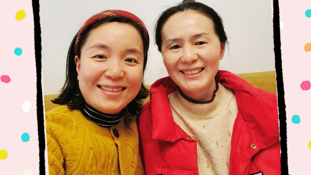 廖芯老师慰问退休老师照片3