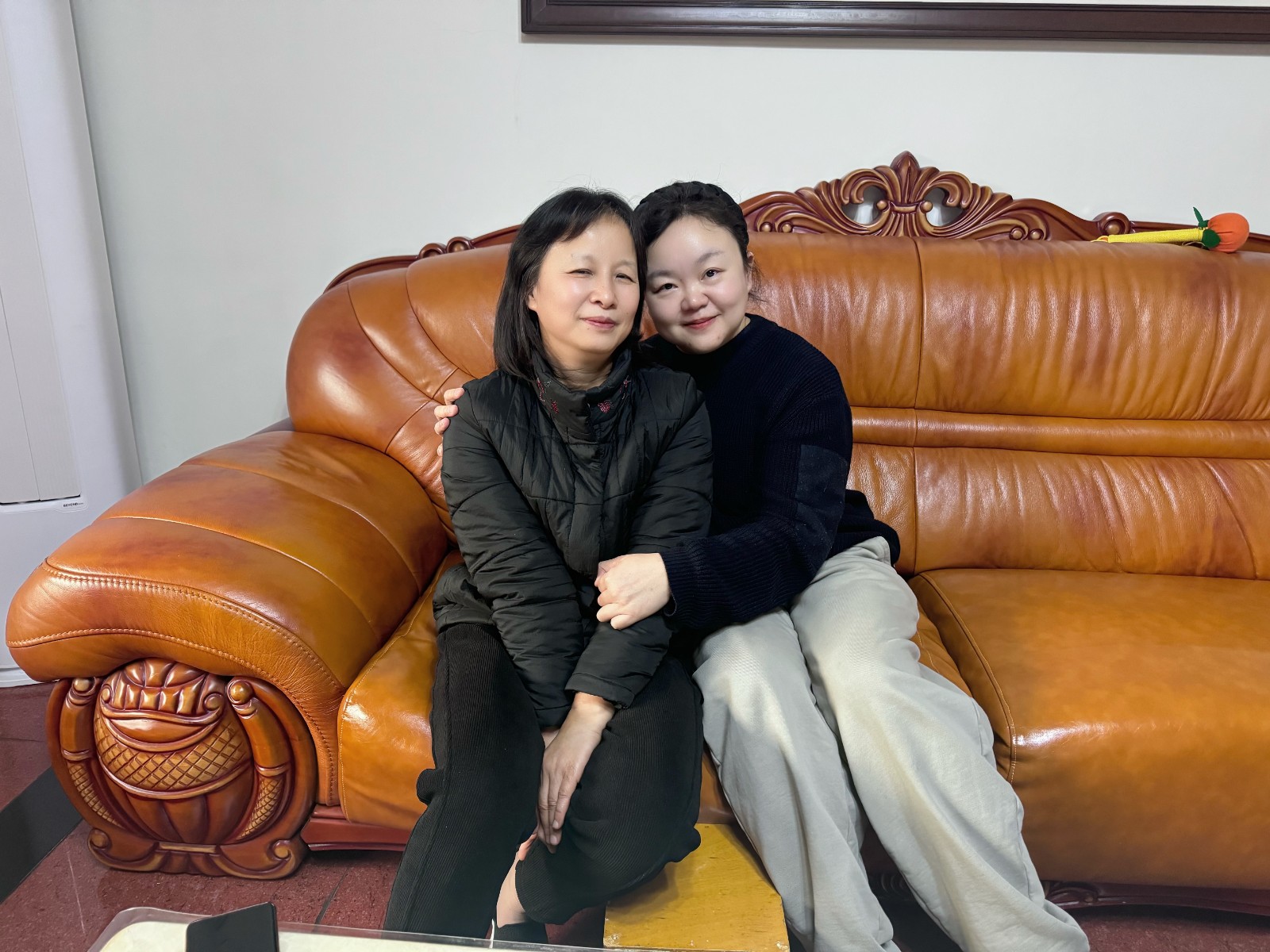 谢利老师慰问退休老师照片3